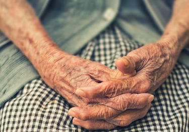 Atenci&oacute;n informal a personas dependientes