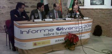 Foto de la presentaci&oacute;n del Informe Olivenza 2014