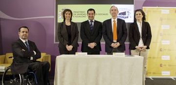 Foto de la firma del convenio