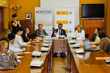 Foto de la presentación de la guía