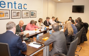 Mario Garcés presidiendo el Patronato del CENTAC