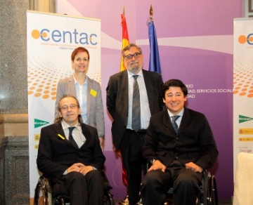 Foto de familia de la presentación del informe de CENTAC