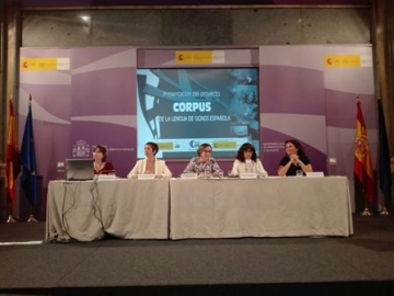 Foto de familia de la presentaci&oacute;n del proyecto de corpus de la LSE