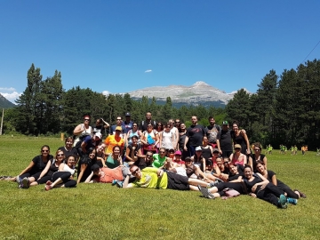 Participantes en el encuentro de j&oacute;venes sordociegos