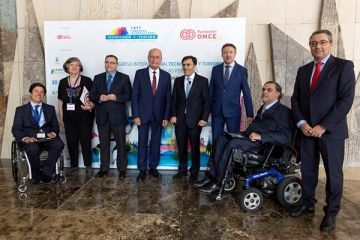 Foto de familia de la inauguraci&oacute;n del Congreso Internacional de Tecnolog&iacute;a y Turismo para todos