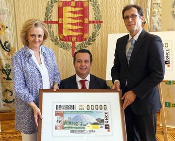 Fotos de la presentación del cupón de la ONCE dedicado a Burgos y Valladolid